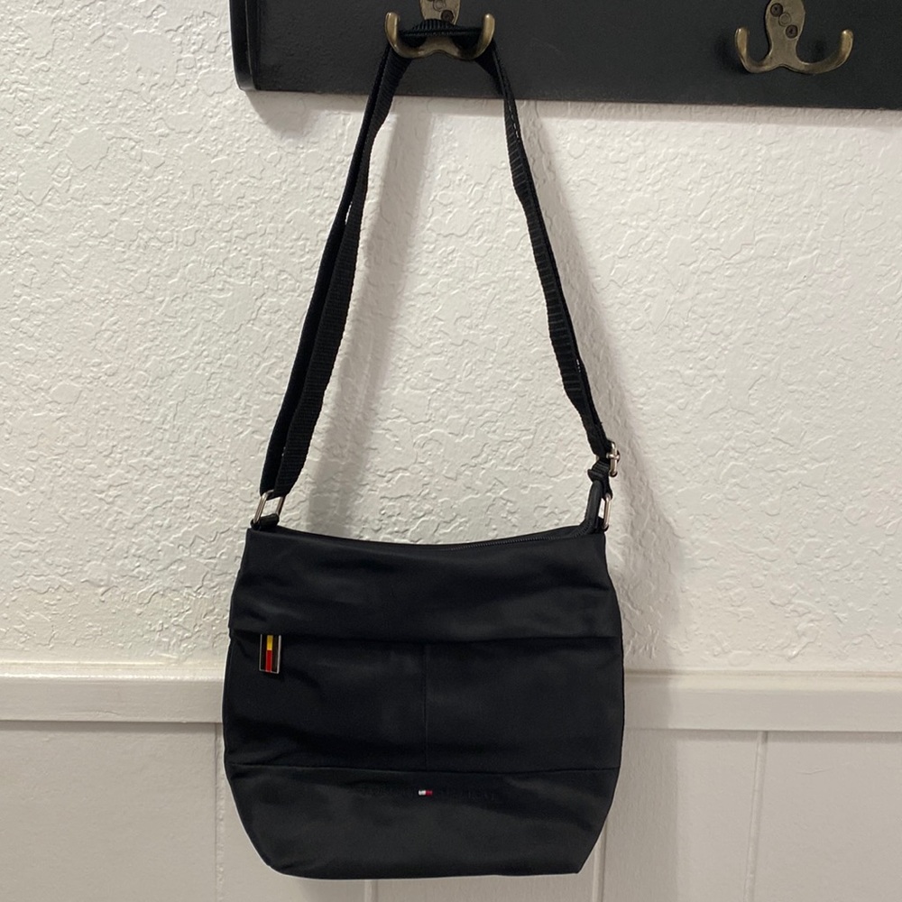 Tommy Hilfiger small crossbody/shoulder bag with coin purse